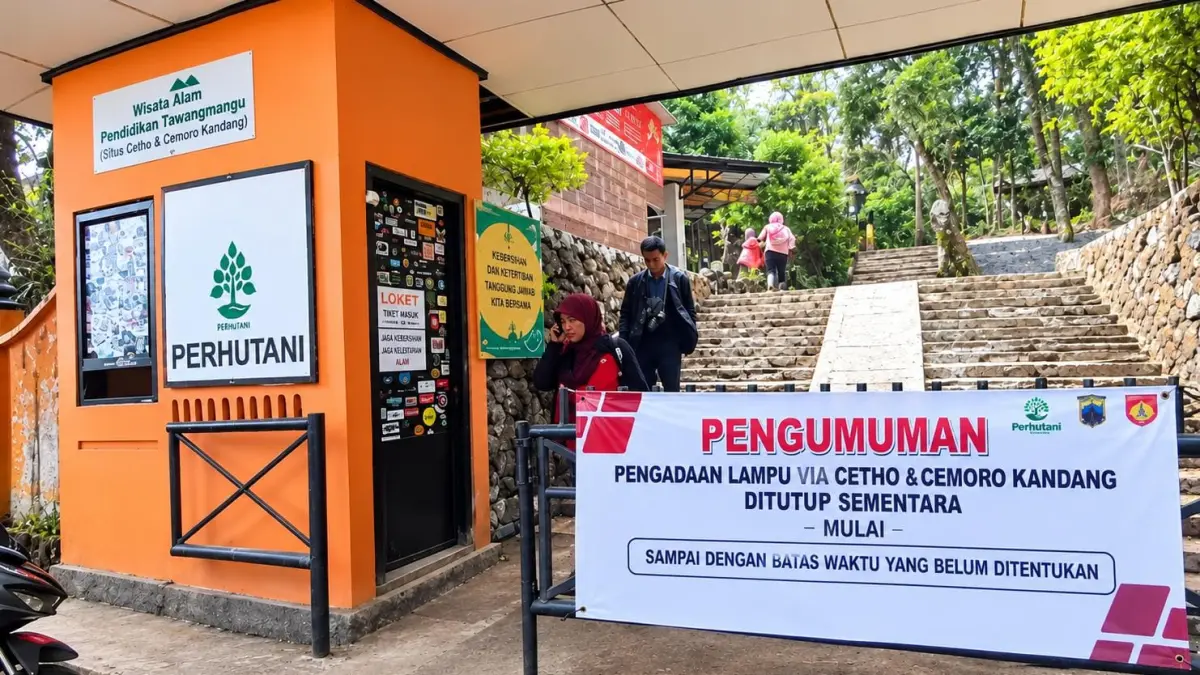 Penutupan jalur Pendakian Cemoro Kandang di Tawangmangu, Karanganyar. (Rudi Hartono/Radar Solo)