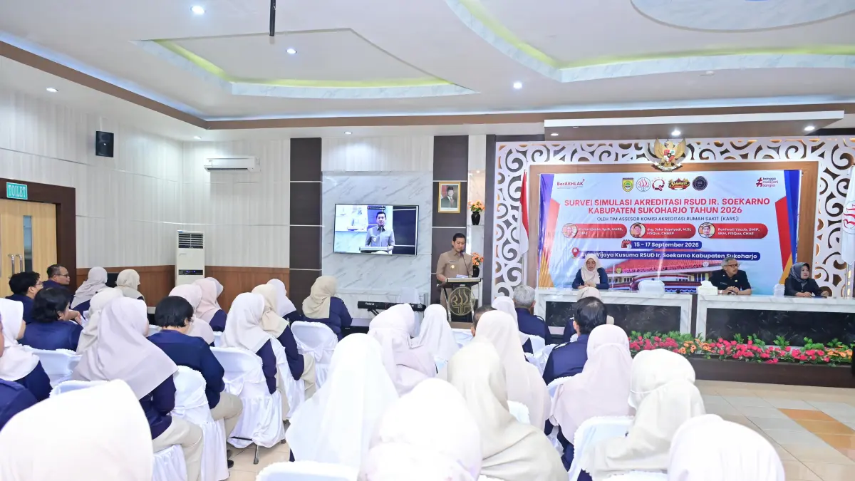 Plt Bupati Sukoharjo Eko Sapto Purnomo saat Survei Simulasi Akreditasi RSUD Ir. Soekarno, Selasa (15/9). (IWAN KAWUL/RADAR SOLO)