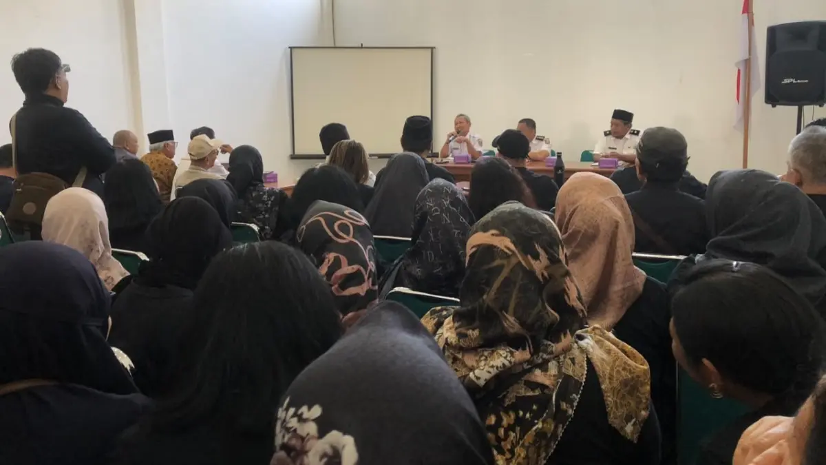 Audiensi antara warga dan Pemdes Kaligentong di Aula Kantor Kecamatan Gladagsari, Boyolali, Rabu (16/9/2026). (ABDUL KHOFID/RADAR SOLO)