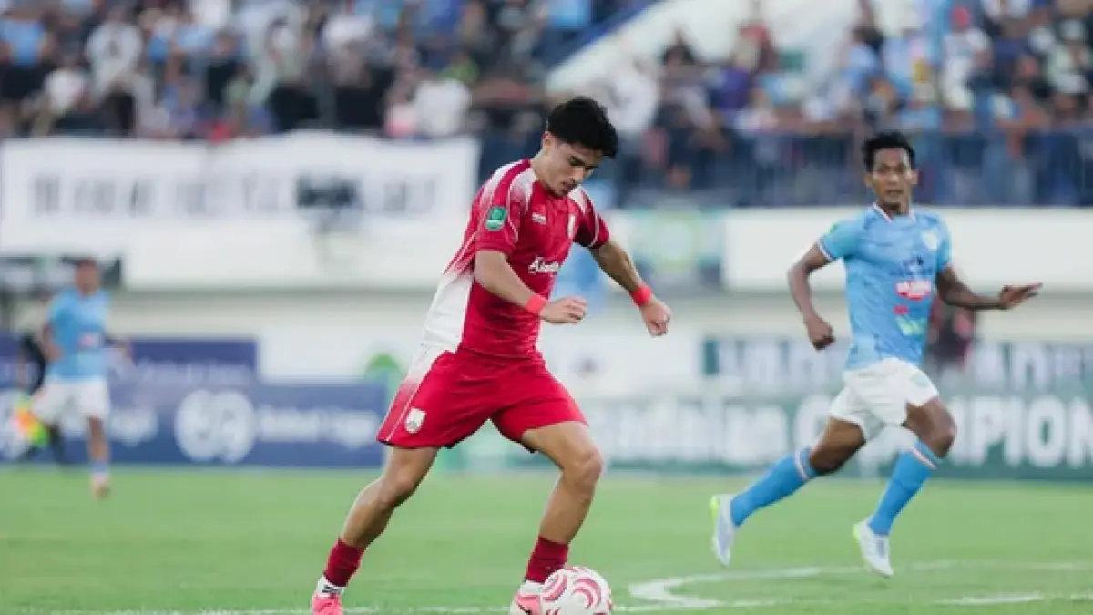 Theo Leeming saatr bermain melawan Persela Lamongan di Stadion Surajaya, Minggu (13/9/2026). (Tim Media Persis Solo)