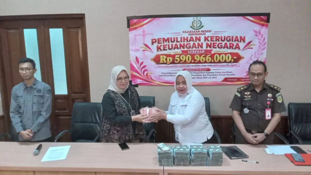 Kejari Sukoharjo menyetor Rp 590,966 juta ke kas negara terkait kasus korupsi Perumda Percada Sukoharjo. (IWAN KAWUL/RADAR SOLO)