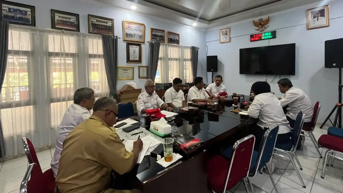 Pelepasan tim Pelayanan Kesehatan Dasar Darurat (PKDD) oleh PMI Kabupaten Klaten, Selasa (15/9/2026). (Dokumentasi PMI Klaten)
