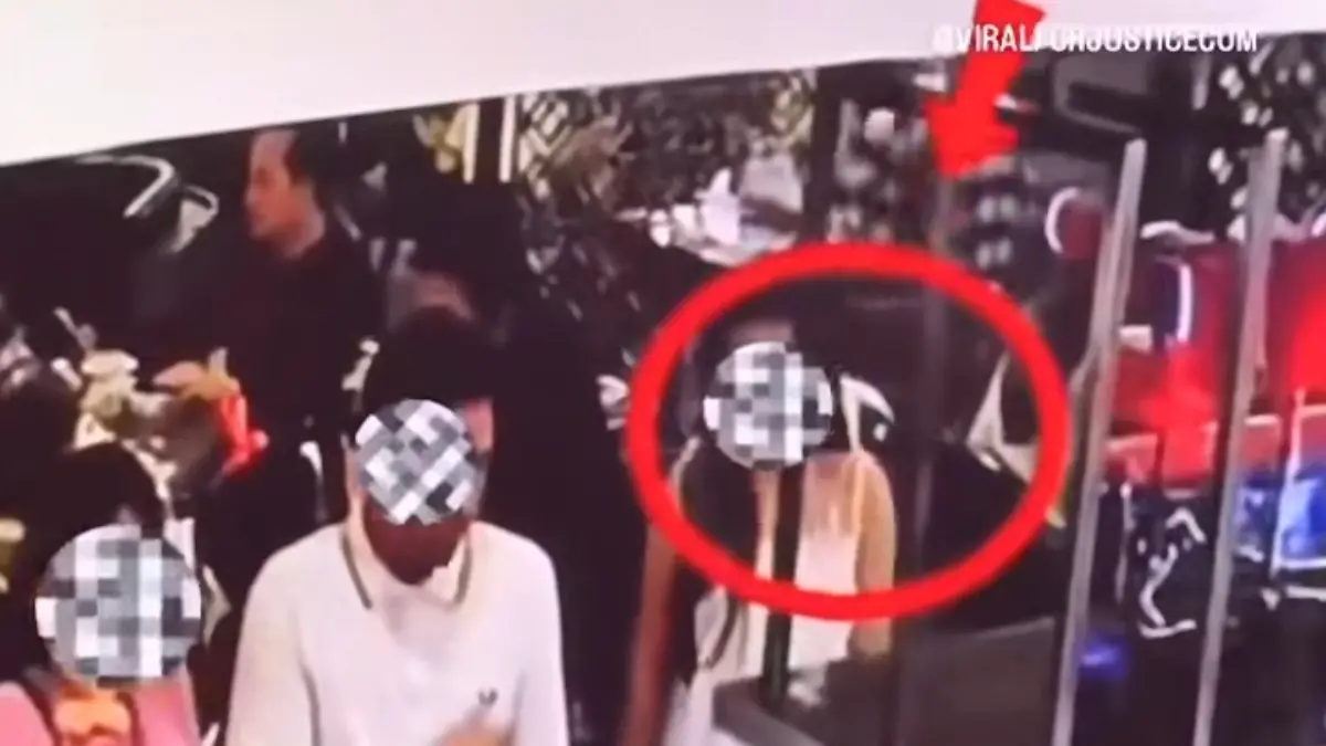 Perempuan inisial A minta rekaman CCTV ke pihak Mal Senayan City tetapi ditolak. (TikTok: @/pikiranrakyat)