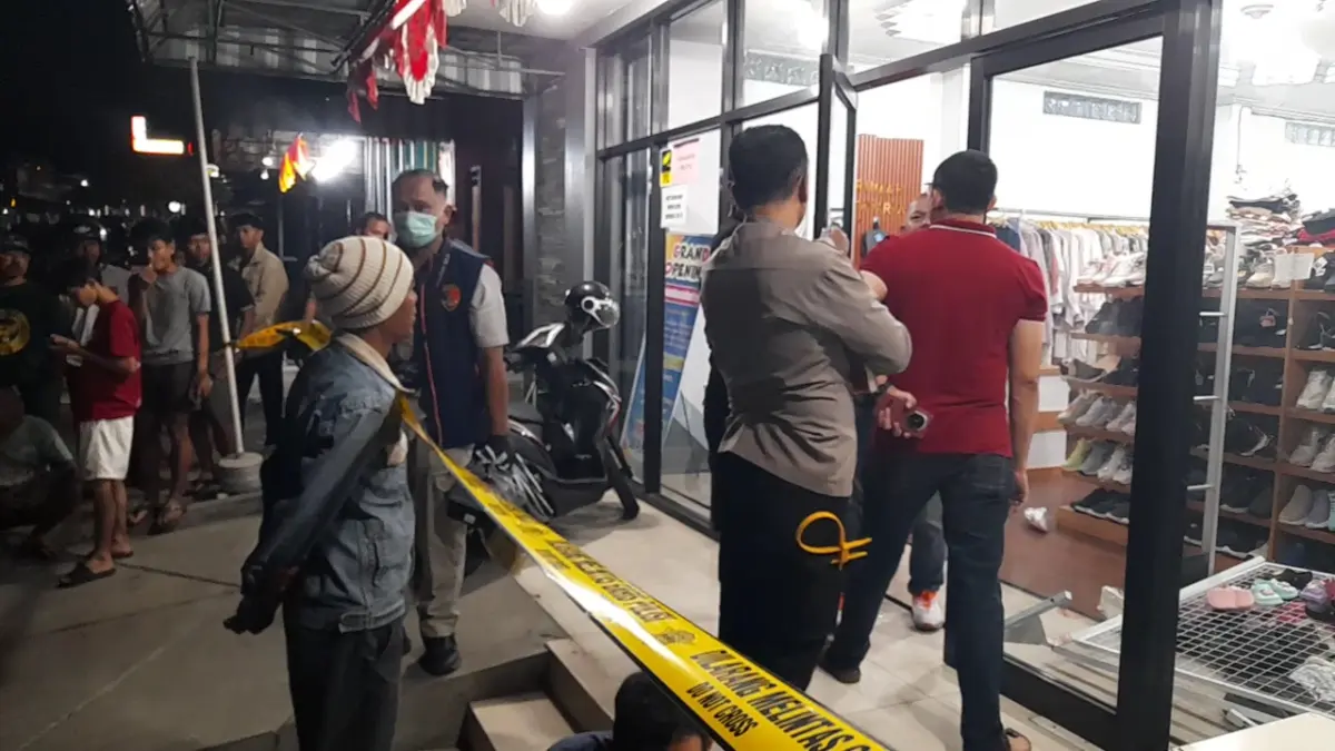 Polisi olah TKP penganiayaan karyawati toko fashion Rumah Matahari Ayu di Desa Karangpandan, Karanganyar pada Rabu (16/9/2026). (Rudi Hartono/Radar Solo)