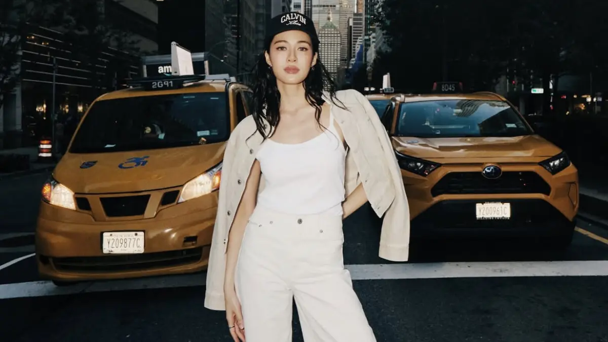 Lingling Kwong dinobatkan sebagai Most Beautiful Woman Alive 2026 versi Netizens Choice Magazine.