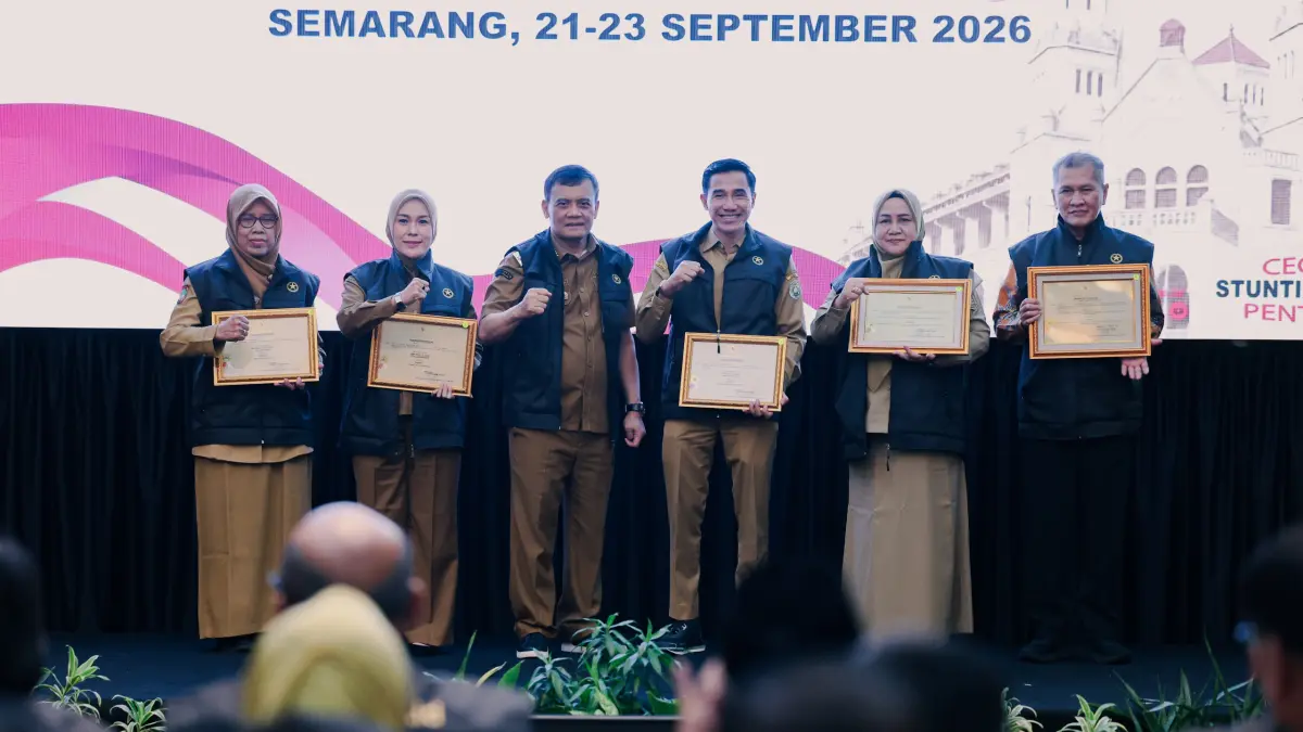 Bupati Wonogiri Setyo Sukarno (paling kanan) menerima penghargaan Parasamya Karya Kencana Selasa (22/9/2026). (Dok. Prokopim Setda Wonogiri)