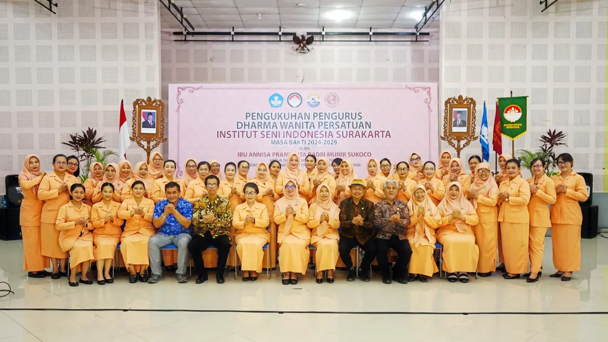 Pengurus DWP ISI Surakarta Periode 2024-2029 di Gedung Sungging Prabangkara Kampus II ISI Surakarta, Rabu (23/9/2026). (Humas ISI Surakarta)