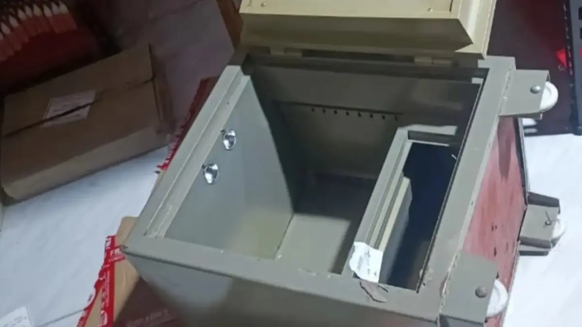 Brankas gudang kosmetik di Dusun Platar, Desa Somopuro, Kecamatan Jogonalan, Klaten dibobol maling, Senin (21/9/2026). (Angga Purenda/Radar Solo)