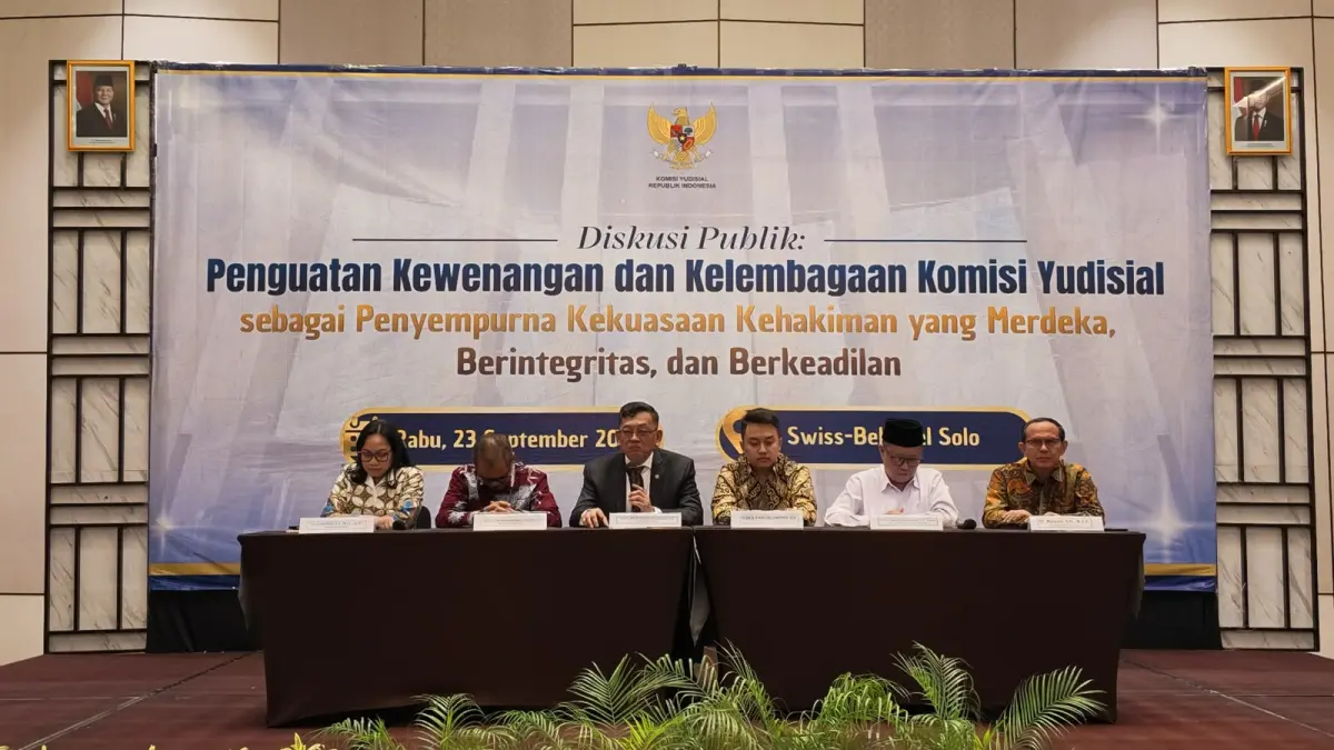 Diskusi publik terkait penguatan kewenangan dan kelembagaan KY. (Silvester Kurniawan/Radar Solo)