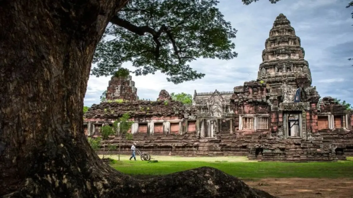 Isan hadirkan suasana pedesaan, lahan pertanian, tradisi lokal, dan kuliner khas yang menjadi bagian dari kehidupan sehari-hari.