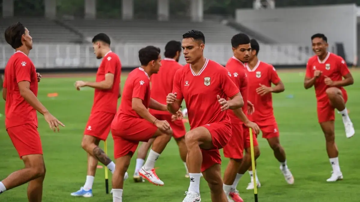 Sejumlah pesepak bola Timnas Indonesia mengikuti sesi latihan di Stadion Madya, Senayan, Jakarta, Selasa (22/9/2026). Latihan Timnas Indonesia tersebut untuk persiapan FIFA ASEAN Cup 2026 melawan Singapura di Stadion Gelora Bung Karno pada Jumat (25/9/2026). ANTARA FOTO/Rivan Awal Lingga/YU