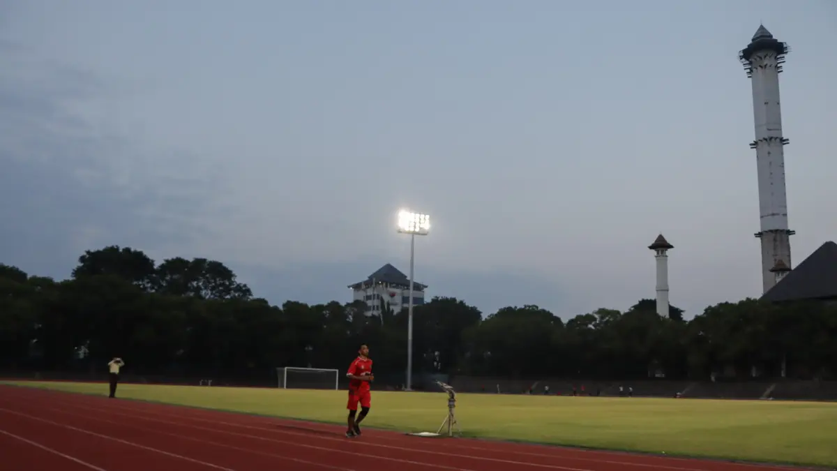 Fasilitas Stadion Sriwedari bakal dibenahi agar layak untuk homebase klub bola Pengadaian Championship. (M Ihsan/Radar Solo)