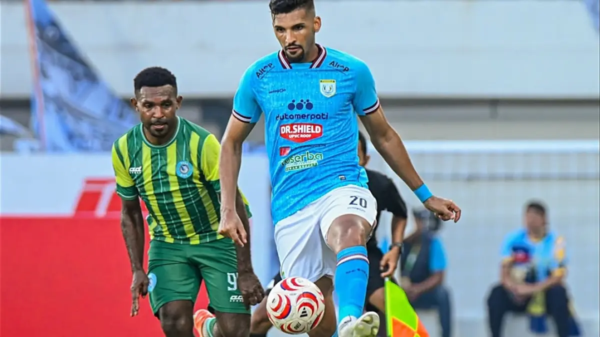 Laga Persela Lamongan vs PSBS Biak di Stadion Surajaya, Minggu (27/9/2026). (Tim Media Persela)