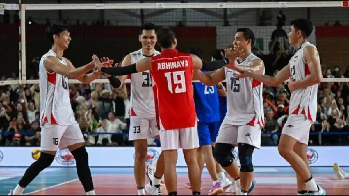 Timnas Voli Indonesia meluapkan kegembiraan usai mencetak poin saat melawan Filipina pada pertandingan fase grup pool A SEA V Cup 2026 di Jakarta International Velodrome, Jakarta, Jumat (24/7/2026). Indonesia lolos ke semifinal usai mengalahkan Filipina dengan skor 3-1 (25-18, 25-17, 23-25 dan 25-19). (ANTARA FOTO/Fauzan/agr)