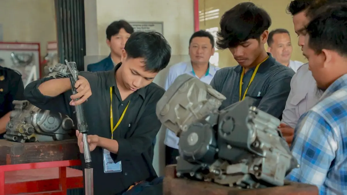 Pelatihan dan Sertifikasi Otomotif Roda Dua yang digelar oleh Disperinaker Klaten di SMK Kristen 5 Klaten pada Juli 2026. (Dokumentasi Bagian Prokopim Setda Klaten)