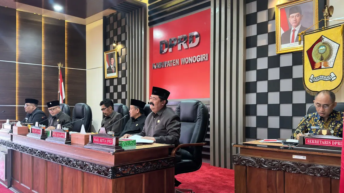 Penetapan lima raperda menjadi perda dalam Rapat Paripurna DPRD Kabupaten Wonogiri, Kamis (7/5). (DOK. HUMAS DPRD WONOGIRI)