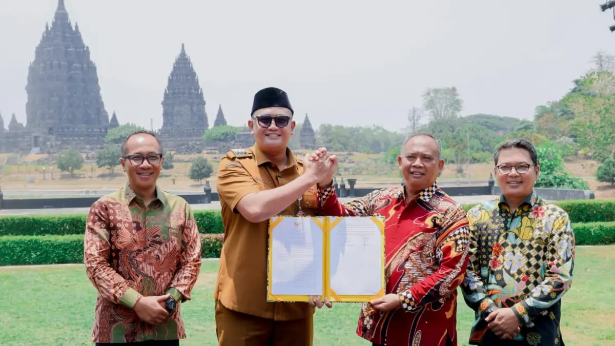 Penandatanganan Perjanjian Kerja Sama (PKS) antara Pemkab Klaten dan Sleman yang berlangsung di Rama Shinta Garden Resto, Kompleks Candi Prambanan, Senin (28/9/2026). (Dokumentasi Bagian Prokopim Setda Klaten)