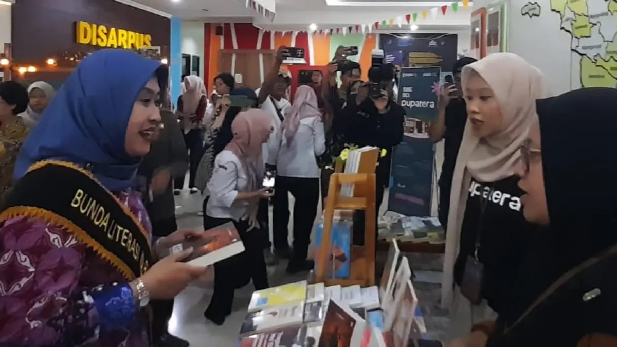 Bunda Literasi Kabupaten Farida Rober Christanto menghadiri kegiatan Pallawa di Kantor Disarpus Kabupaten Karanganyar, Rabu (30/9/2026) siang.  (Rudi Hartono/Radar Solo)