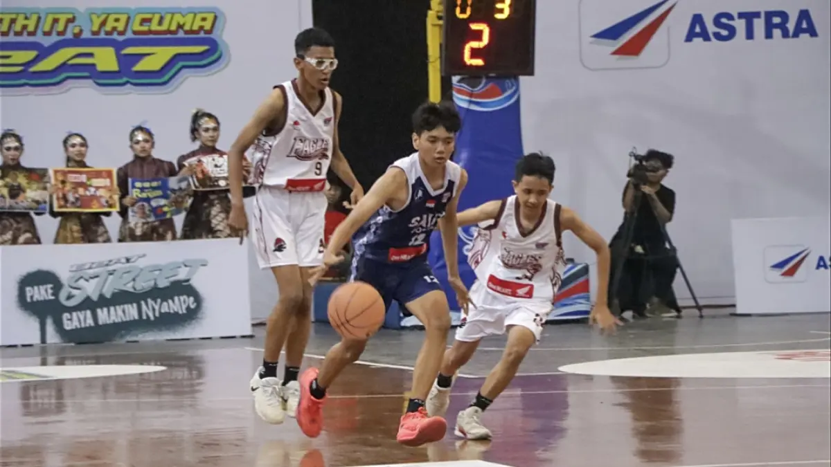 Pertandingan SMAN 1 Klaten menghadapi SMA Pangudi Luhur Santo Yosef Surakarta di Sritex Arena, Rabu (30/9/2026). (M. Ihsan/Radar Solo)