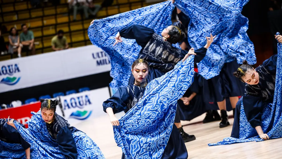 Tim dance SMA BPK Penabur Singgasana saat perform di ajang AQUA DBL Dance 2026. (Dok DBL Indonesia)