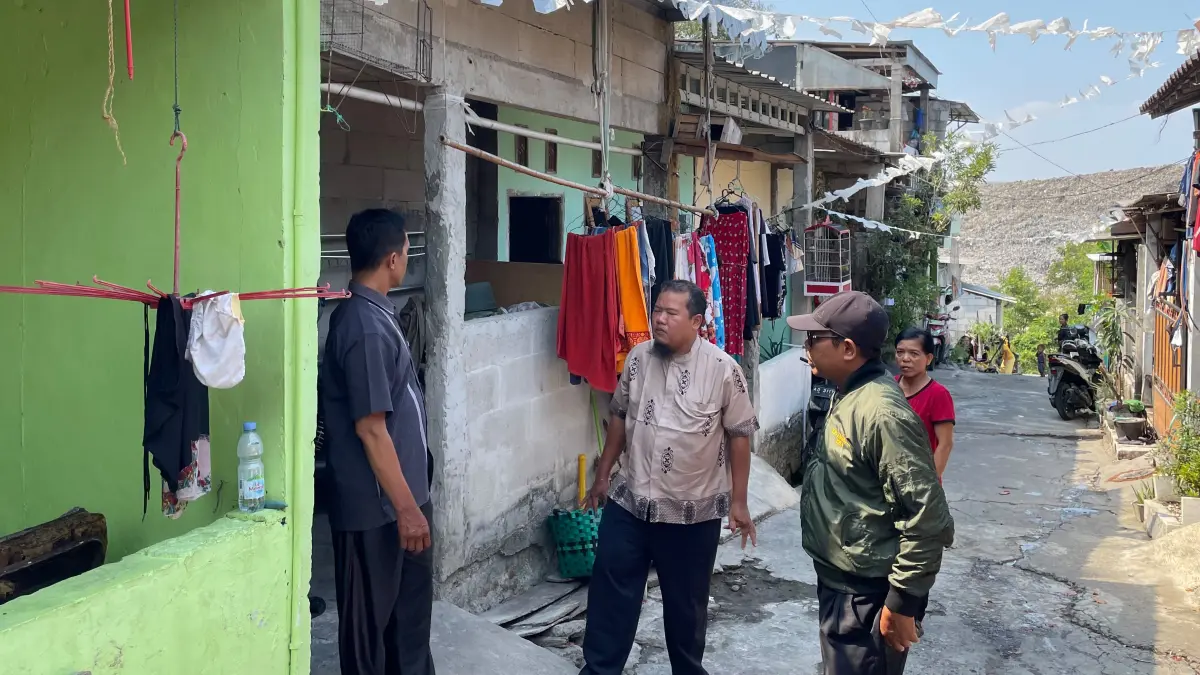 Warga Mojosongo, Kecamatan Jebres, Solo diamankan Densus 88. (Istimewa)