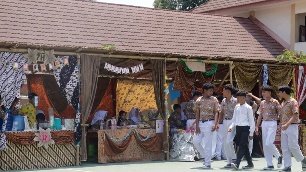 Gelar karya Dalaska Ngrembaka di SMPN 18 Solo, Selasa (6/10). (Kumala Triswandaru/Radar Solo)