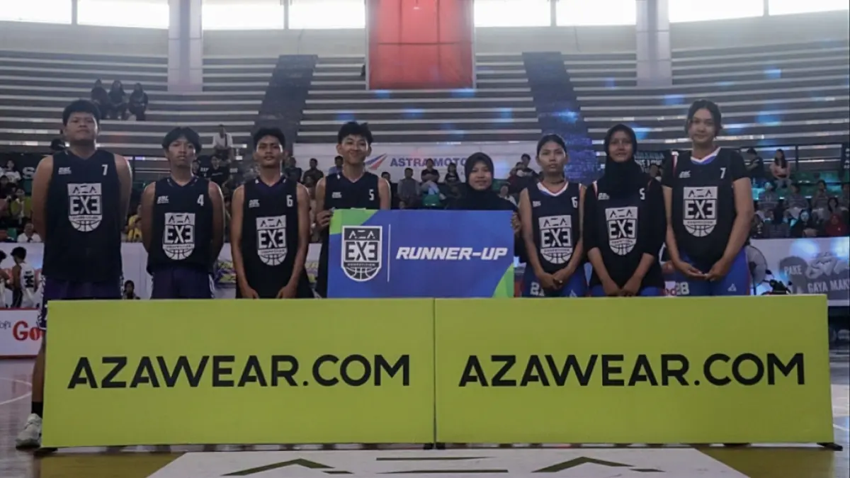 Tim basket putra SMAN 1 Karanganyar dan tim putri SMAN 2 Karanganyar jadi runner up AZA 3X3 Competition. (Kumala Triswandaru/Radar Solo)