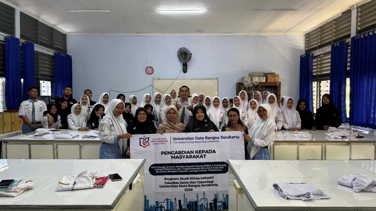 Universitas Duta Bangsa Surakarta menyelenggarakan kegiatan pengabdian masyarakat bertajuk “Eco-Energy School: Pemberdayaan Siswa SMKN 2 Sukoharjo melalui Pelatihan dan Implementasi Microbial Fuel Cell Berbasis Sampah Organik sebagai Energi Terbarukan.” (DOK.UDB SURAKARTA)