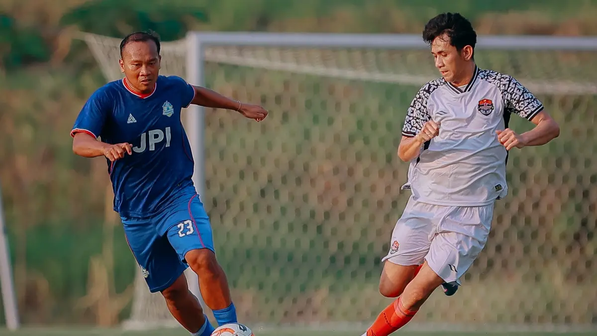 Persika Karanganyar menjalani pertandingan persahabatan melawan Persekat Tegal, belum lama ini. (Instagram: @persika.karanganyar)