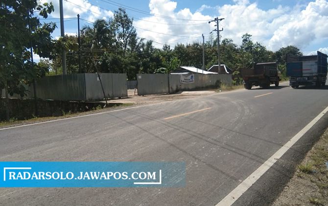 Jalan lingkar selatan yang berada di Kelurahan/Kecamatan Giritontro. (ISTIMEWA)