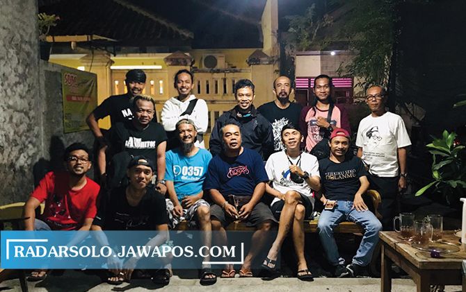 Grup musik humor kota Solo Pecas Ndahe