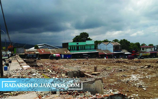 DIBONGKAR: Calon lahan Pasar Sayur Cepogo, Rabu (17/3). (TRI WIDODO/RADAR SOLO)
