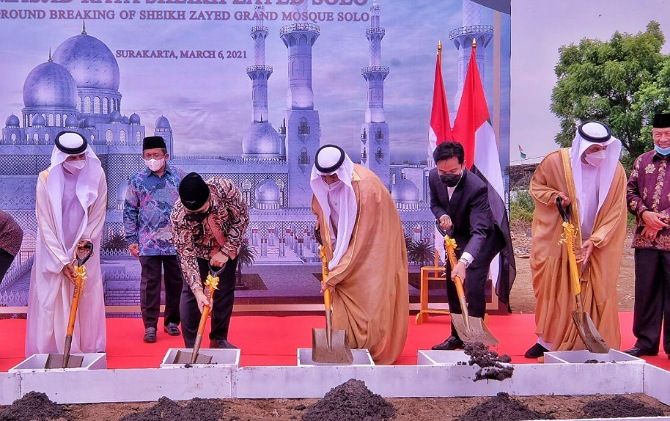 Ground breaking Sheikh Zayed Grand Mosque Solo dihadiri perwakilan Pemerintah Indonesia dan UEA, Sabtu (6/3). (ISWARA BAGUS/RADAR SOLO)