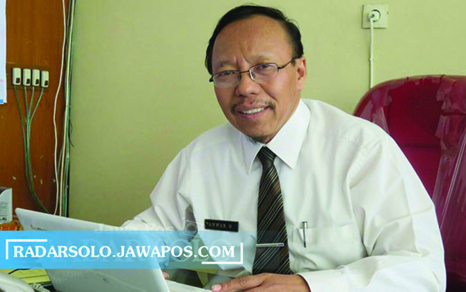 Anwar Hamdani selaku Ketua Pansel memberikan keterangan. (IWAN KAWUL/RADAR SOLO)