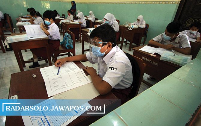 Ujian assessmen pengganti UN digelar di salah satu SD di Solo, beberapa waktu lalu. (ARIEF BUDIMAN/RADAR SOLO)