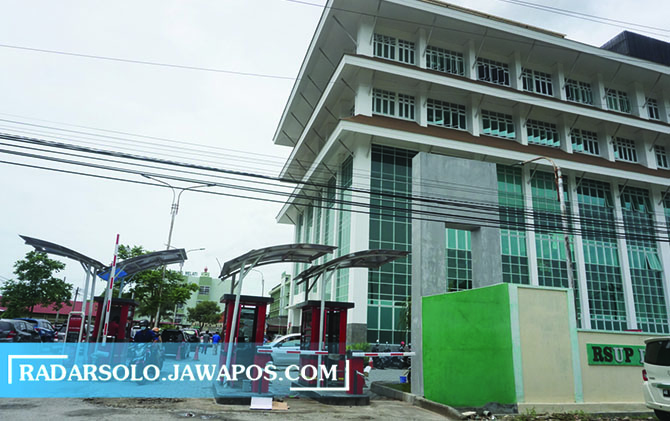 TERATASI: Ketersediaan oksigen di RSUP dr. Soeradji Tirtonegoro Klaten sempat menipis.  (ANGGA PURENDA/RADAR SOLO)