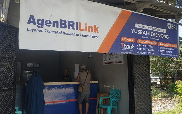 Kehadiran Agen BRILink sebagai Laku Pandai dari Perseroan membawa dampak ekonomis maupun non-ekonomis bagi masyarakat.