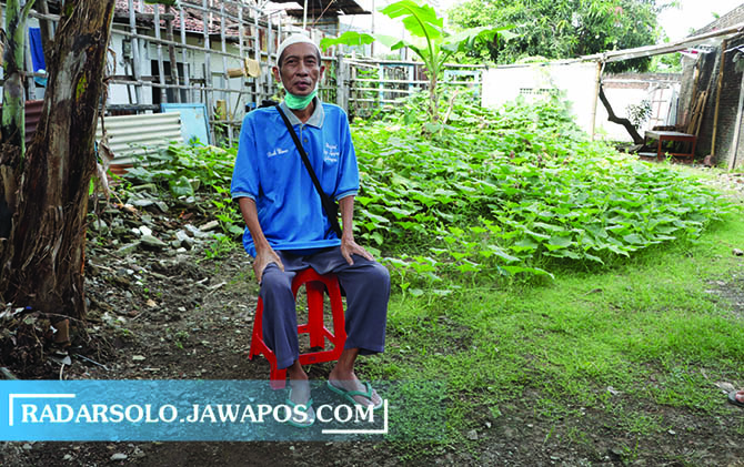 ISTIQOMAH: Mbah Wono tak lelah berdakwah dengan persuasif. (M.IHSAN/RADAR SOLO)
