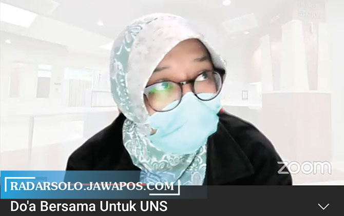 Nur Hafidha (istri Didiek Sri Wiyono) menceritakan tentang sosok sang suami dalam acara Doa Bersama untuk UNS secara virtual.