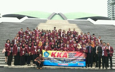 Mahasiswa dan dosen FISIP UNSA saat berkunjung ke DPR RI. (UNSA for RASO)