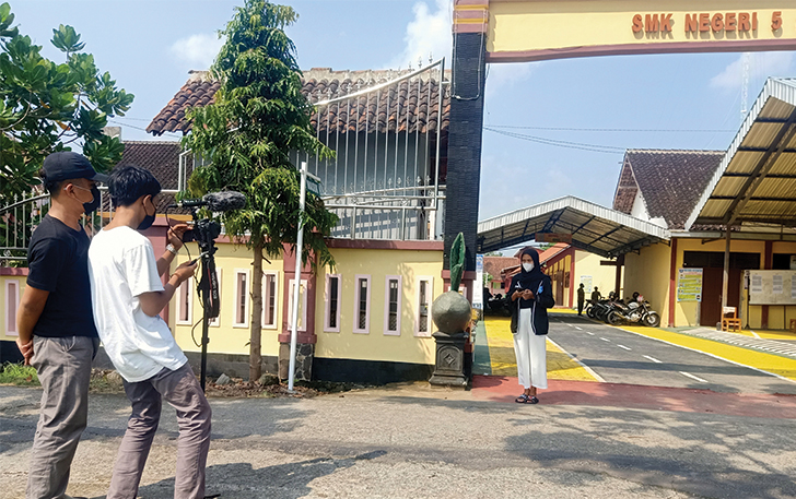 PROKES KETAT: Praktik pembuatan film pendek di SMKN 5 Sukoharjo. (ISTIMEWA)