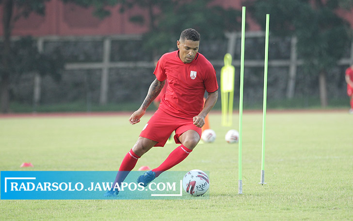 Bomber Persis Solo Alberto “Beto” Goncalves berlatih bersama tim di Stadion UNS, belum lama ini. (OFISIAL PERSIS SOLO)