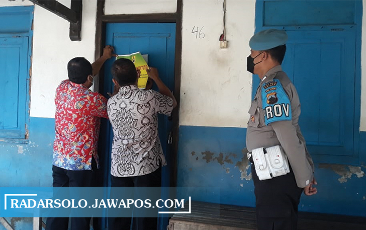 LANGGAR ATURAN: Kafe di Pasar Hewan Nglangon yang ditutup beberapa waktu yang lalu.  (AHMAD KHAIRUDIN/RADAR SOLO)