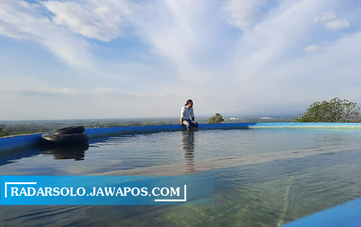 Kolam khusus anak-anak di puncak Gunung Pegat, Desa Karangasem, Kecamatan Bulu, Sukoharjo. (IWAN KAWUL/RADAR SOLO)
