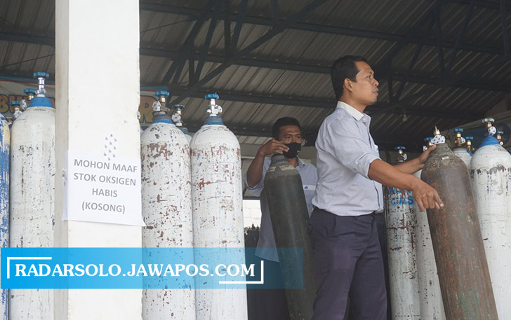 BANYAK PERMINTAAN: Stasiun pengisian oksigen di PT Samator Gas Industri Cabang Klaten. (ANGGA PURENDRA/RADAR SOLO)