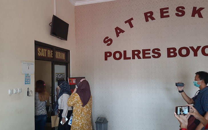 Korban arisan dan lelang online fiktif melapor ke Mapolres Boyolali. Mereka mengalami kerugian hingga puluhan juta rupiah. (RAGIL LISTYO/RADAR SOLO)