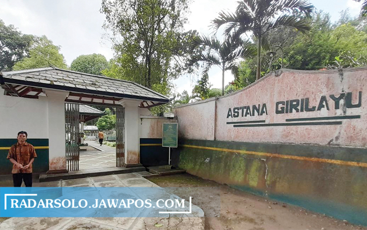 DIPERSIAPKAN: Suasana di Astana Girilayu tempat pemakaman KGPAA Mangkunegara IX. (RUDI HARTONO/RADAR SOLO)