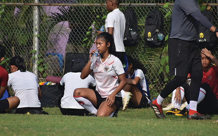 POTENSIAL: Pemain Putri Surakarta Bunga Syifa saat TC bersama timnas di Jakarta, Juni lalu. (ISTIMEWA)