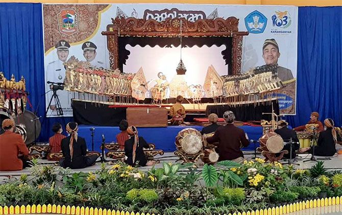 Pentas wayang virtual sambut HUT Ke-103 Kabupaten Karangnyar, Kamis (5/11) malam.