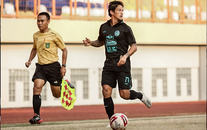 Striker PSS Sleman Irfan Bachdim. (ANTARA)